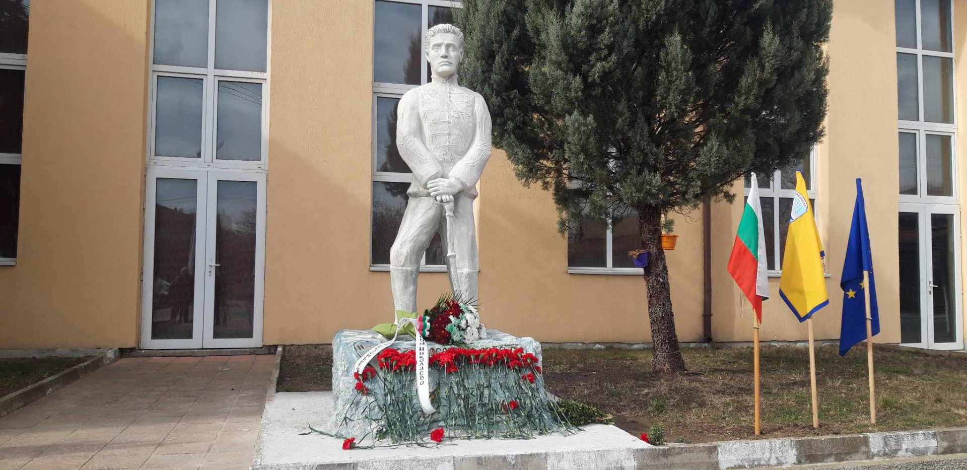Откриване на паметника на Васил Левски в Николаево image