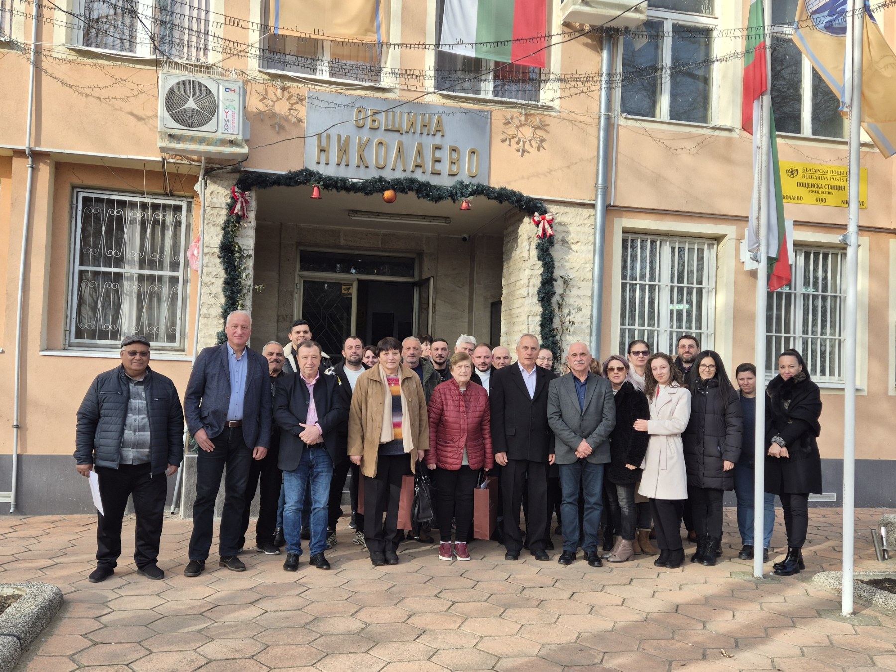 Почетни плакети и нова традиция белязаха 28-годишнината на община Николаево image