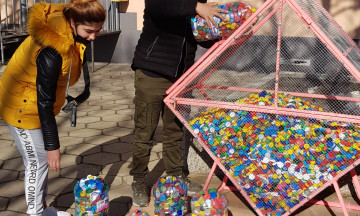 Снимка Учениците от ПГ "Атанас Дамянов" се включиха в каузата "Капачки за Община Николаево"