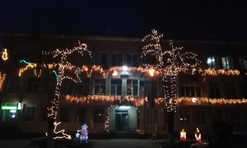 Снимка Запалване на празничните коледни светлини на гр. Николаево