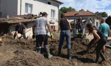 Снимка ВАЖНО СЪОБЩЕНИЕ / Доброволен труд в помощ на наводнените села в Карловско