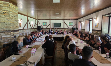 Снимка Кметът Костов благодари на участниците в проект на Норвежката програма за развитие на уязвими деца