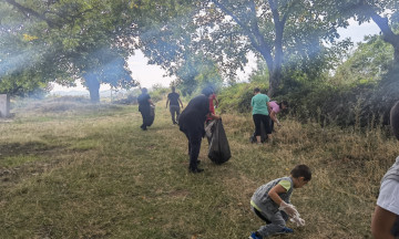 Снимка "Да изчистим България заедно" - в община Николаево