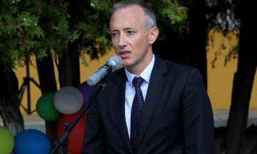 Снимка Министър Вълчев откри новата учебна година в ОУ "Св. Св. Кирил и Методий" гр. Николаево