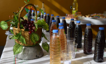 Снимка Честване на празника Трифон Зарезан в гр. Николаево. Конкурс за най-добро домашно вино - 2022