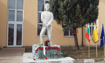 Снимка Откриване на паметника на Васил Левски в Николаево