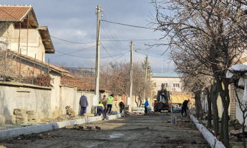 Снимка Кметът Костов: Активно се реконструират няколко улици в община Николаево
