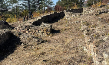 Снимка Разкопките на крепостта "Асара" - среща-разговор с археолозите