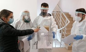 Снимка Гласуване на избиратели, поставени под карантина и задължителна изолация, в изборите за президент и вицепрезидент и за народно представители на 14.11.2021 г.